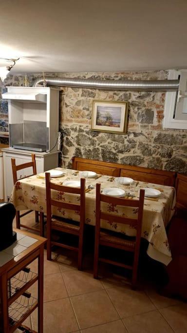 Taverna Abitazione A 15 Km Da Firenze Prato  Buitenkant foto